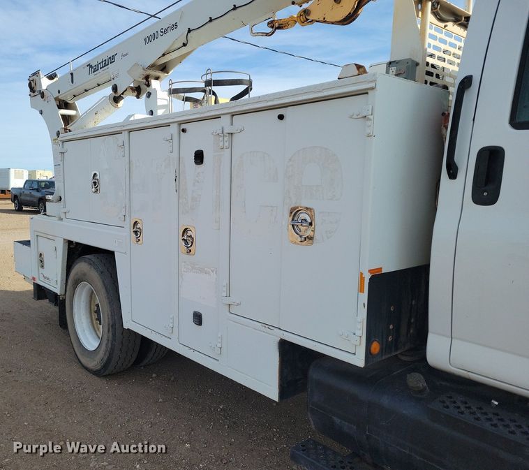 image for item LG9442 2008 Chevrolet C7500  utility / service truck