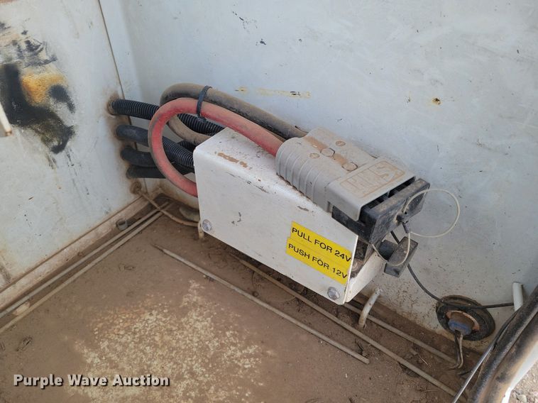 image for item LG9442 2008 Chevrolet C7500  utility / service truck