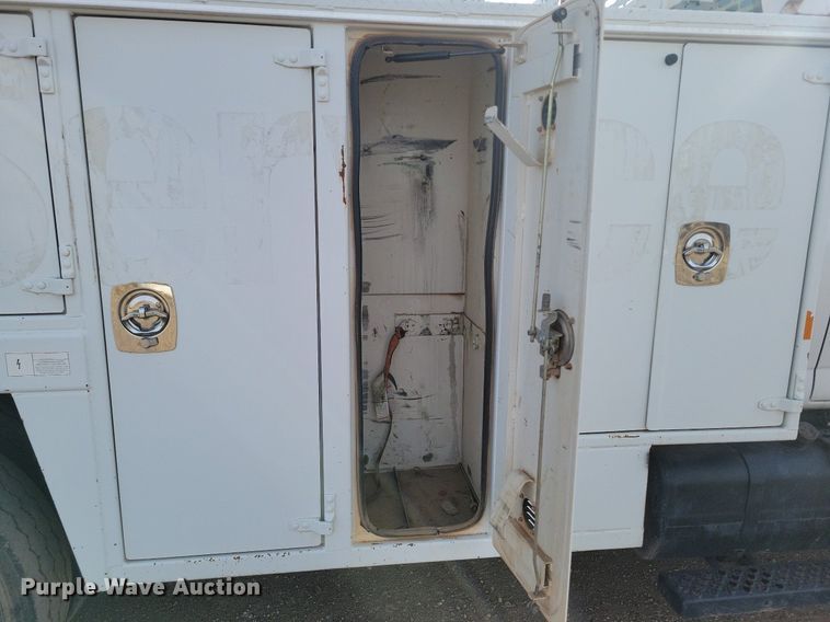 image for item LG9442 2008 Chevrolet C7500  utility / service truck