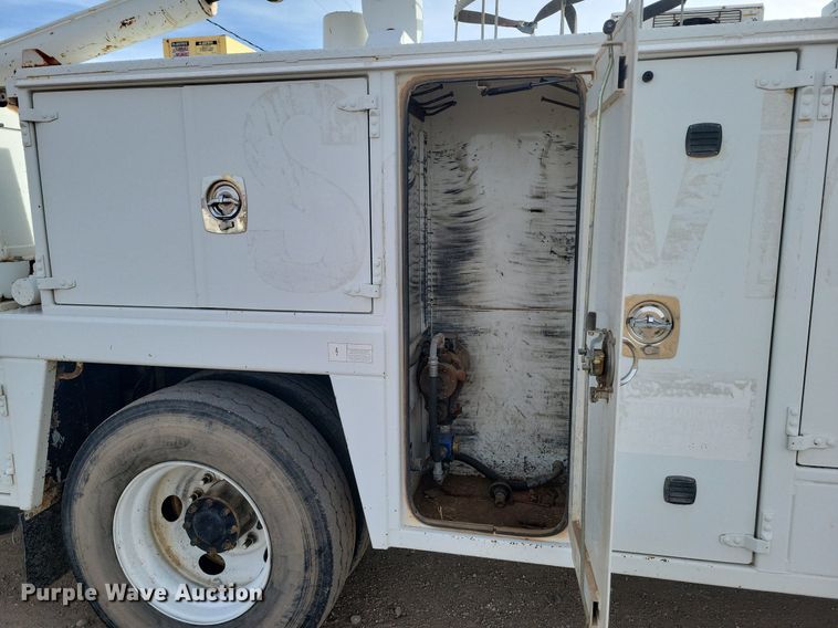 image for item LG9442 2008 Chevrolet C7500  utility / service truck