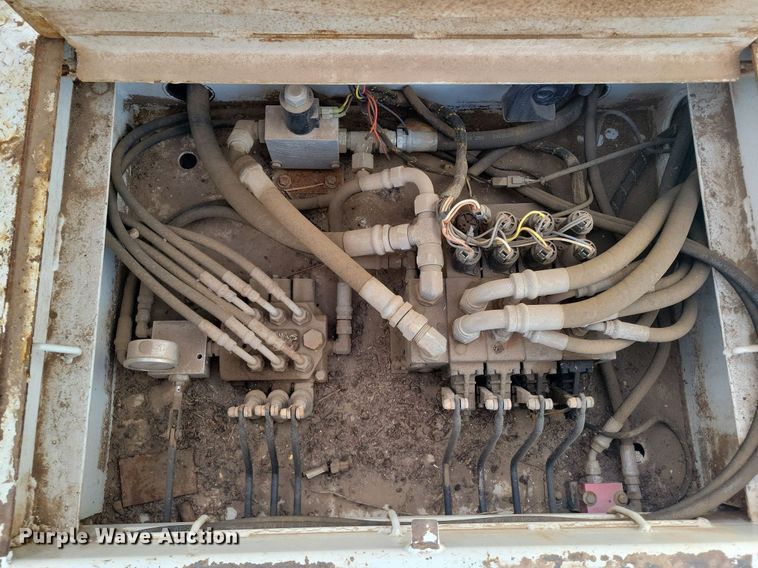 image for item LG9442 2008 Chevrolet C7500  utility / service truck