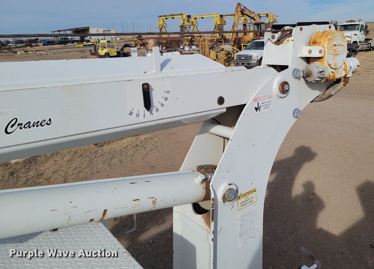 image for item LG9442 2008 Chevrolet C7500  utility / service truck