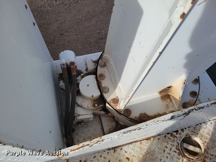 image for item LG9442 2008 Chevrolet C7500  utility / service truck