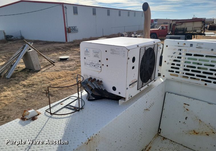 image for item LG9442 2008 Chevrolet C7500  utility / service truck