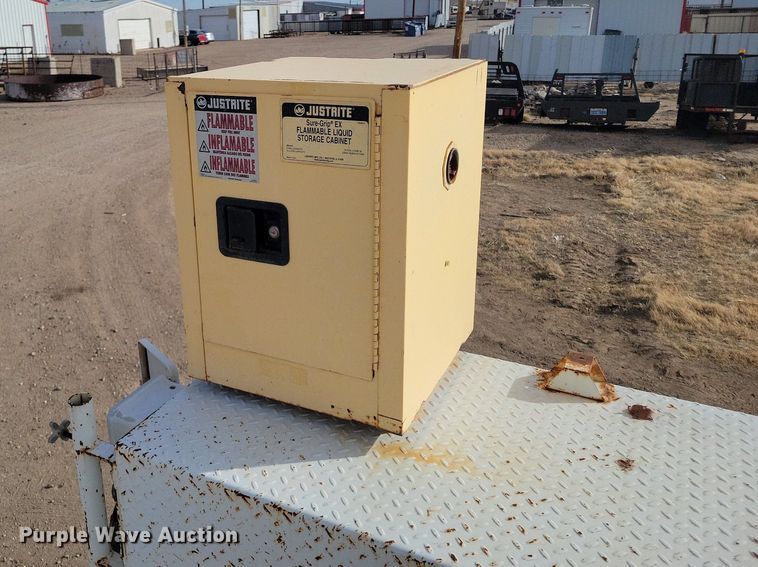 image for item LG9442 2008 Chevrolet C7500  utility / service truck