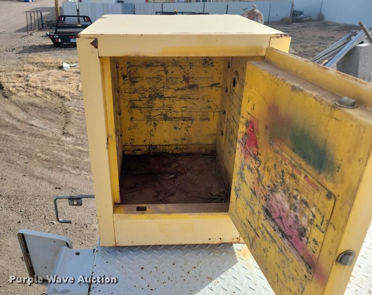 image for item LG9442 2008 Chevrolet C7500  utility / service truck