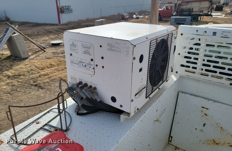 image for item LG9442 2008 Chevrolet C7500  utility / service truck