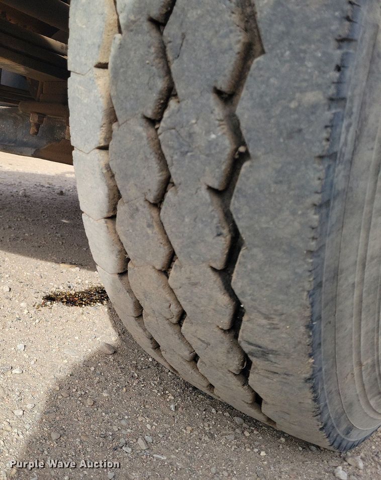 image for item LG9442 2008 Chevrolet C7500  utility / service truck