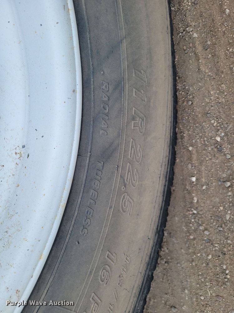 image for item LG9442 2008 Chevrolet C7500  utility / service truck