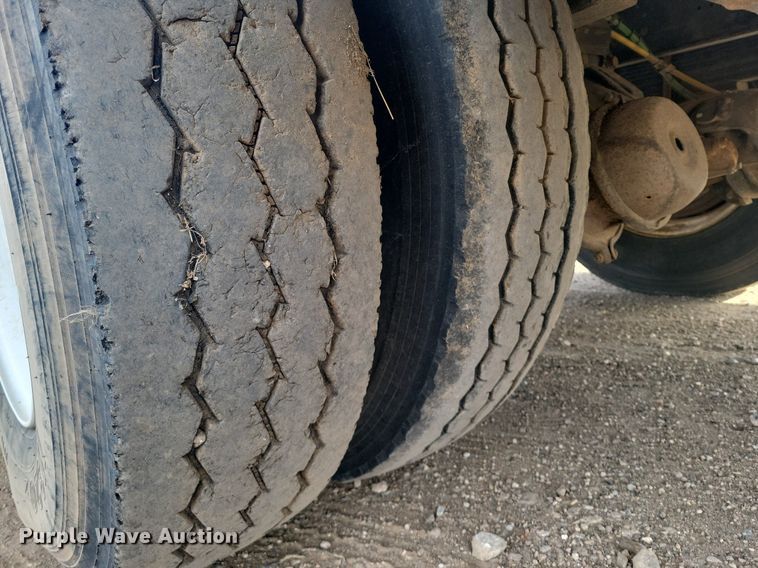 image for item LG9442 2008 Chevrolet C7500  utility / service truck