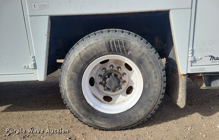 image for item LG9442 2008 Chevrolet C7500  utility / service truck