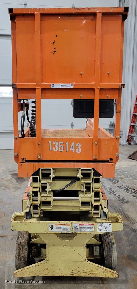 image for item LY9912 JLG 1932RS  scissor lift