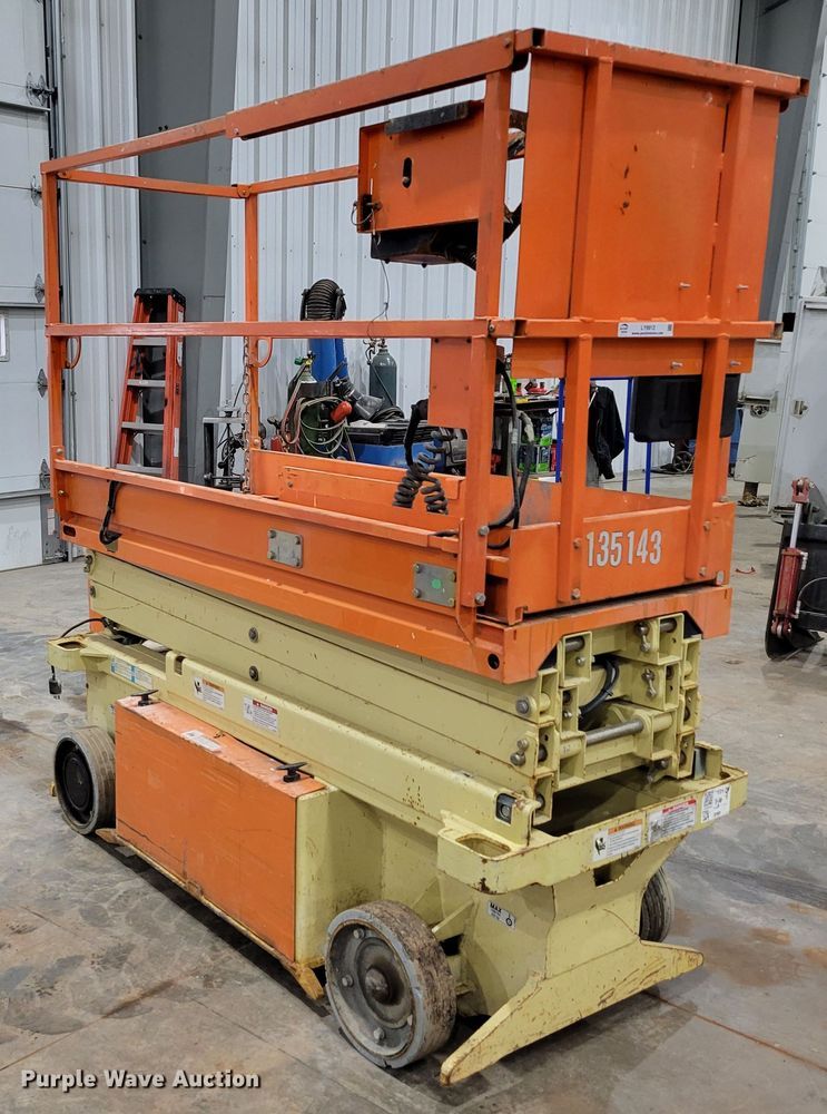 image for item LY9912 JLG 1932RS  scissor lift