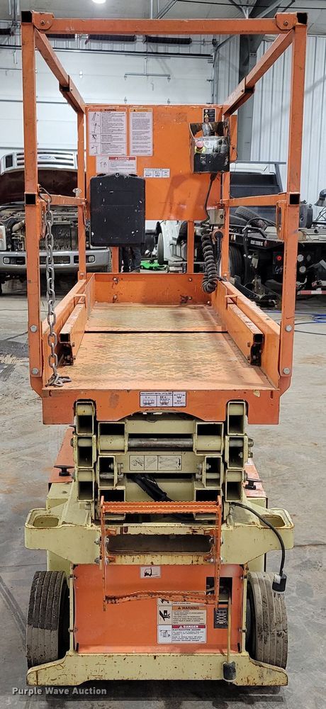 image for item LY9912 JLG 1932RS  scissor lift
