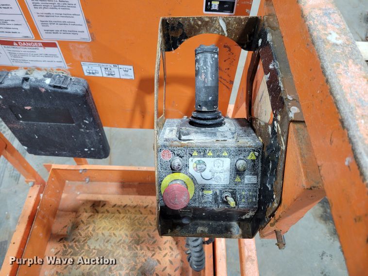 image for item LY9912 JLG 1932RS  scissor lift