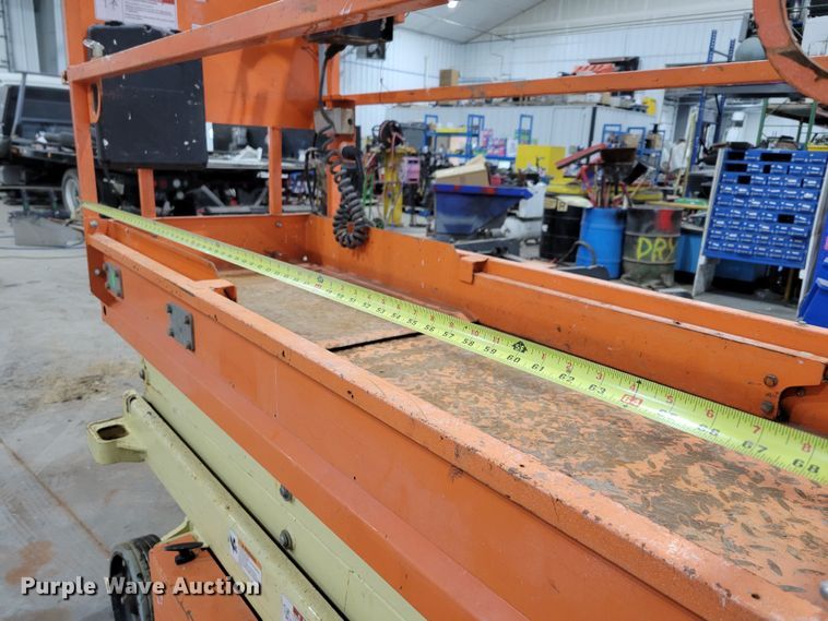 image for item LY9912 JLG 1932RS  scissor lift