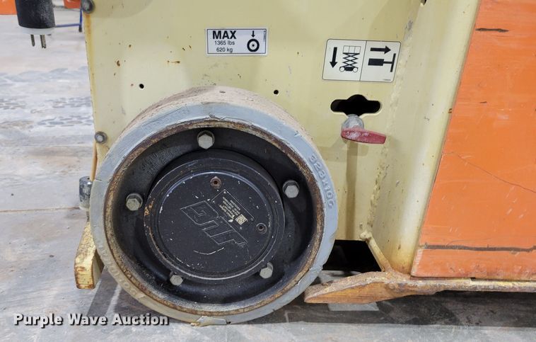 image for item LY9912 JLG 1932RS  scissor lift