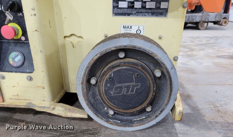 image for item LY9912 JLG 1932RS  scissor lift