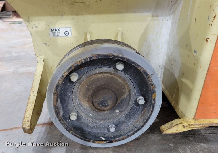 image for item LY9912 JLG 1932RS  scissor lift