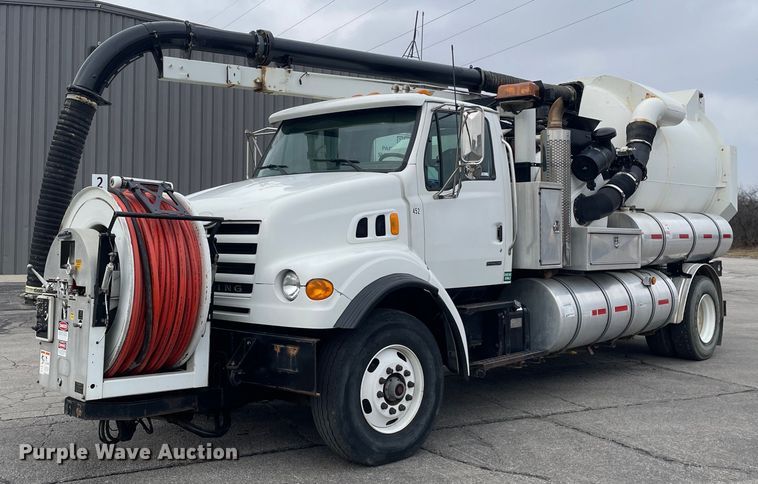 image for item MA9801 2002 Sterling L7500  sewer jetter truck