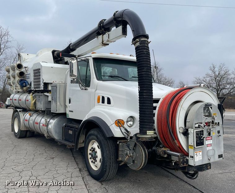 image for item MA9801 2002 Sterling L7500  sewer jetter truck