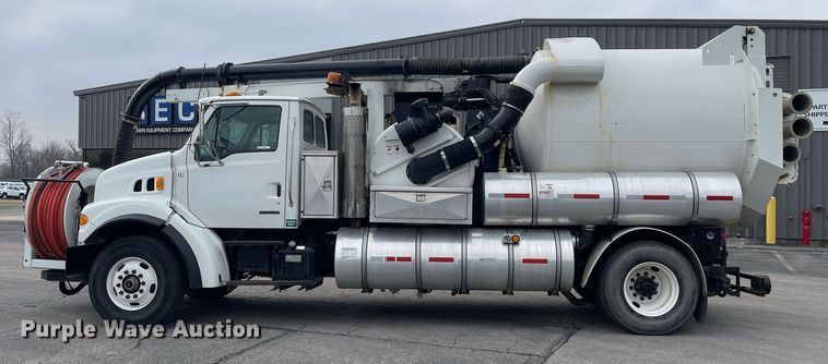image for item MA9801 2002 Sterling L7500  sewer jetter truck