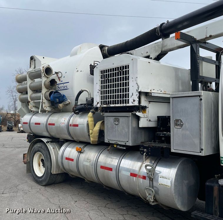 image for item MA9801 2002 Sterling L7500  sewer jetter truck