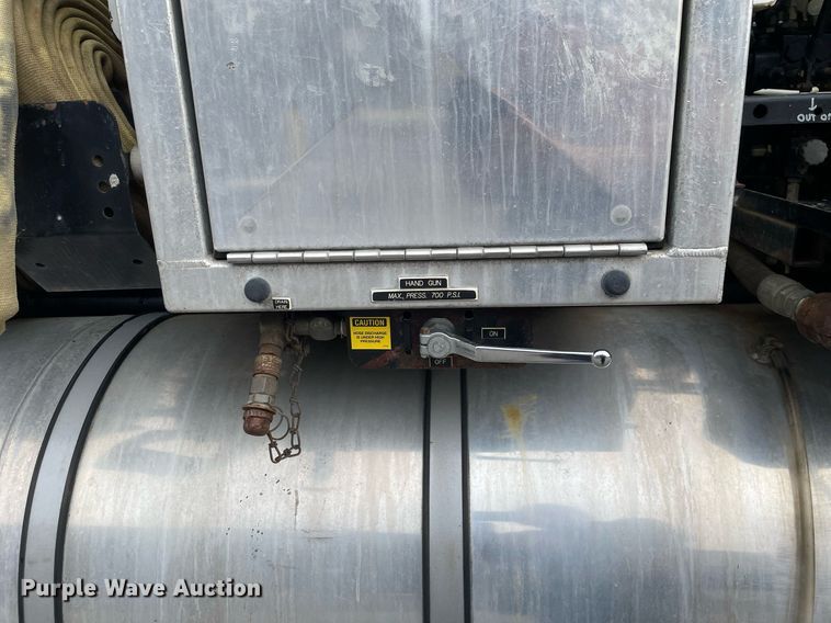 image for item MA9801 2002 Sterling L7500  sewer jetter truck