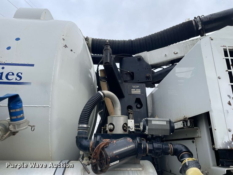 image for item MA9801 2002 Sterling L7500  sewer jetter truck