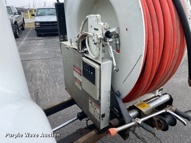 image for item MA9801 2002 Sterling L7500  sewer jetter truck