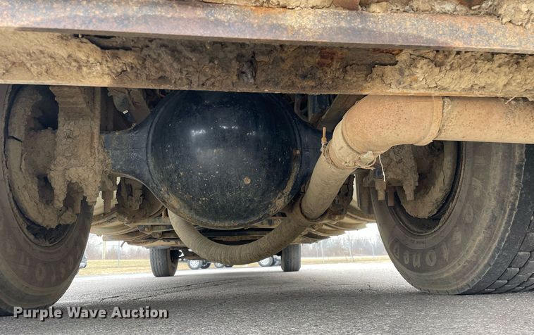 image for item MA9801 2002 Sterling L7500  sewer jetter truck