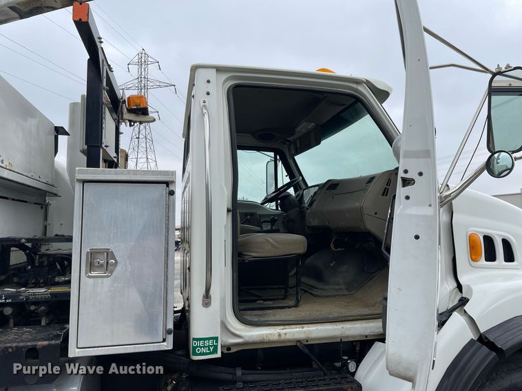 image for item MA9801 2002 Sterling L7500  sewer jetter truck