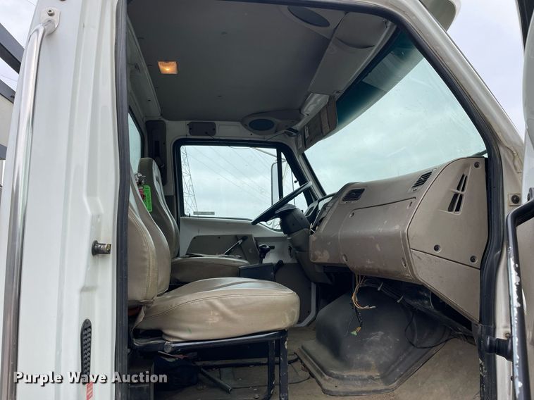 image for item MA9801 2002 Sterling L7500  sewer jetter truck