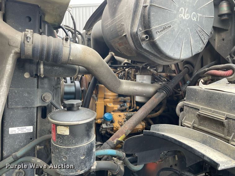 image for item MA9801 2002 Sterling L7500  sewer jetter truck