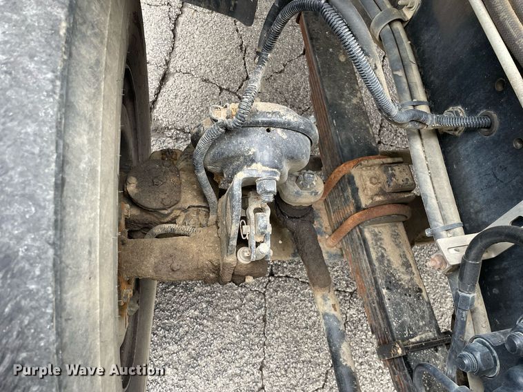 image for item MA9801 2002 Sterling L7500  sewer jetter truck