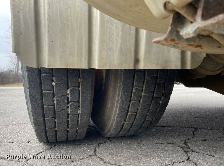 image for item MA9801 2002 Sterling L7500  sewer jetter truck