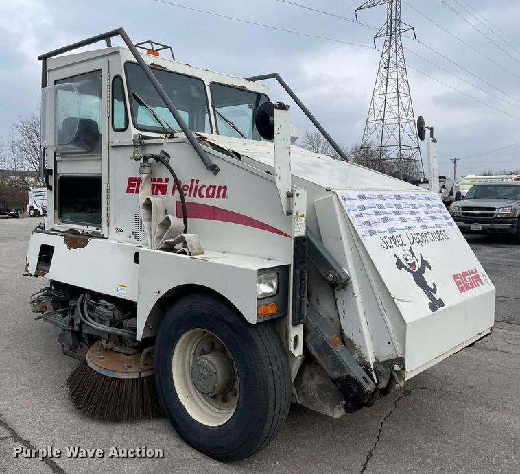 image for item MA9802 2005 Elgin Pelican  street sweeper