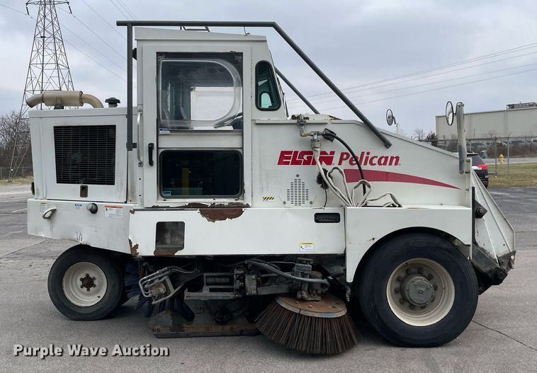 image for item MA9802 2005 Elgin Pelican  street sweeper