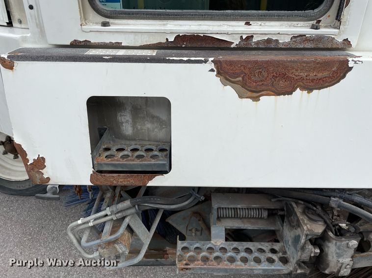 image for item MA9802 2005 Elgin Pelican  street sweeper