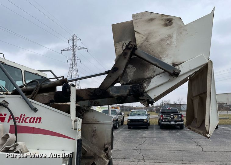 image for item MA9802 2005 Elgin Pelican  street sweeper