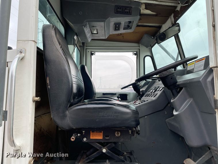 image for item MA9802 2005 Elgin Pelican  street sweeper