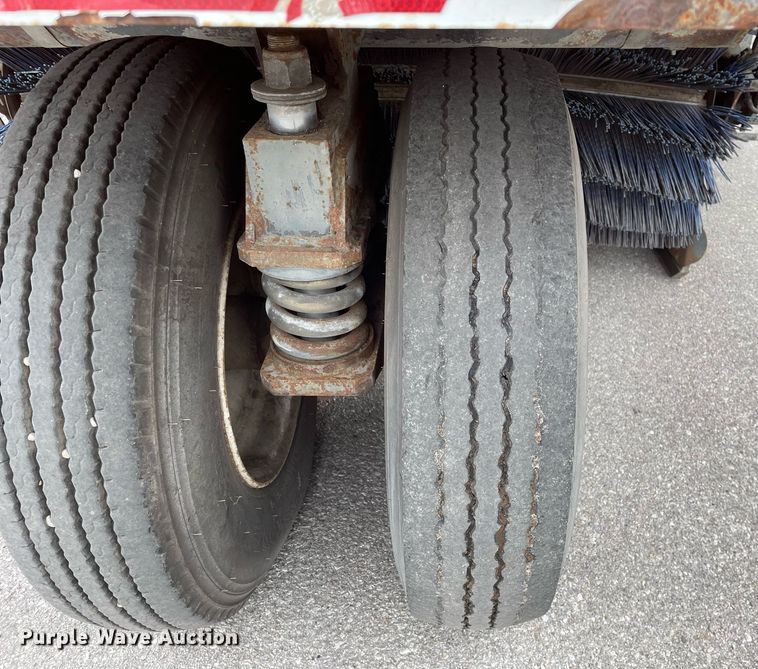 image for item MA9802 2005 Elgin Pelican  street sweeper