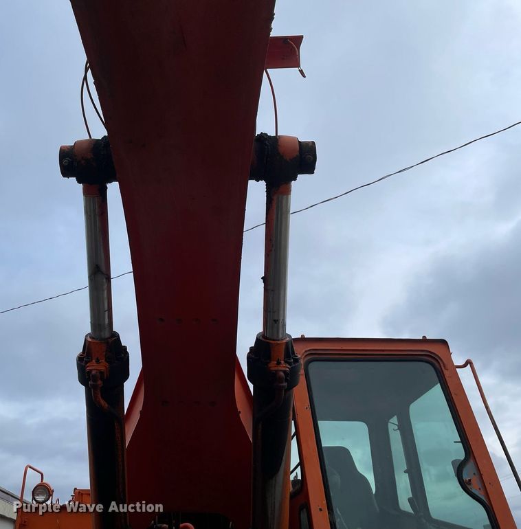 image for item MA9804 1986 Koehring 6633  excavator