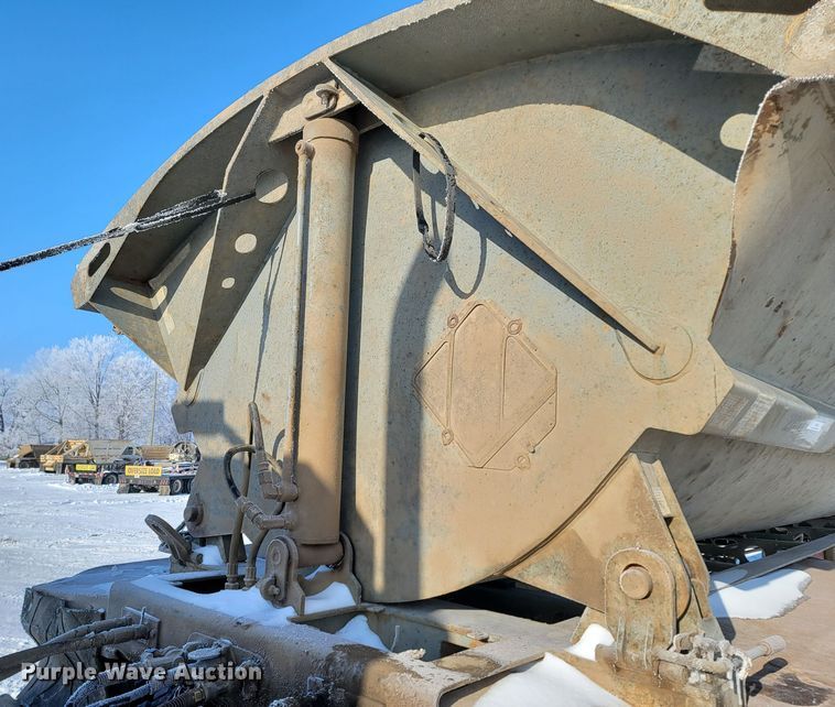 image for item ME9642 2005 Smith Co  side dump trailer