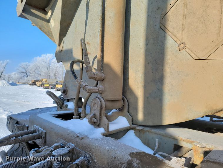 image for item ME9642 2005 Smith Co  side dump trailer