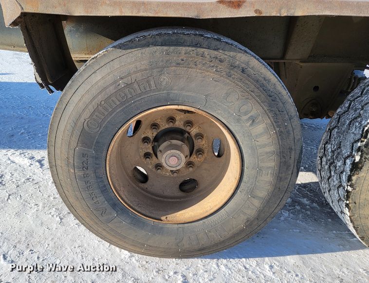 image for item ME9642 2005 Smith Co  side dump trailer