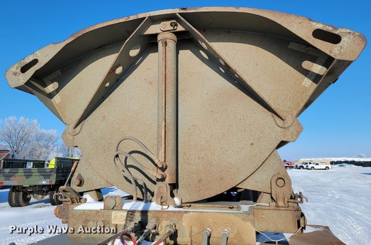 image for item ME9645 2005 Smith Co  side dump trailer