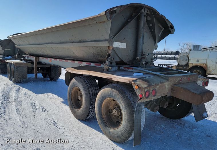 image for item ME9645 2005 Smith Co  side dump trailer