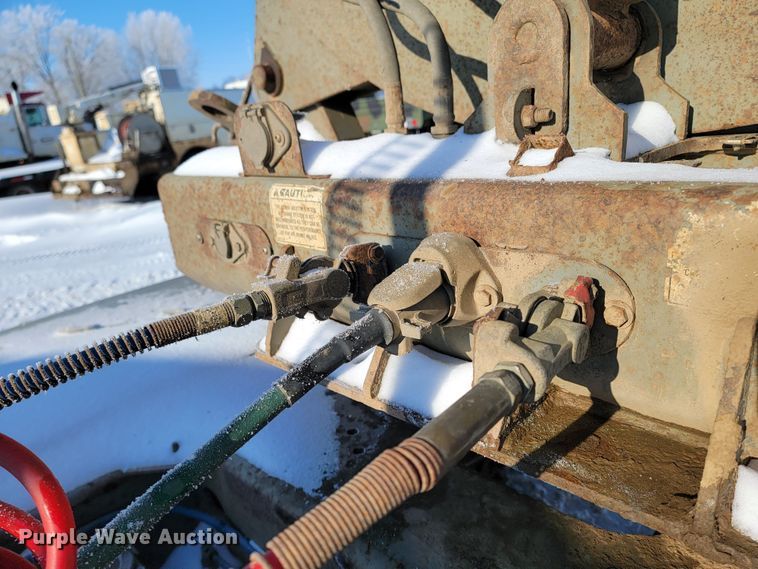 image for item ME9645 2005 Smith Co  side dump trailer