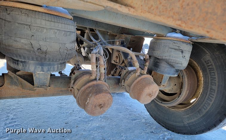 image for item ME9645 2005 Smith Co  side dump trailer